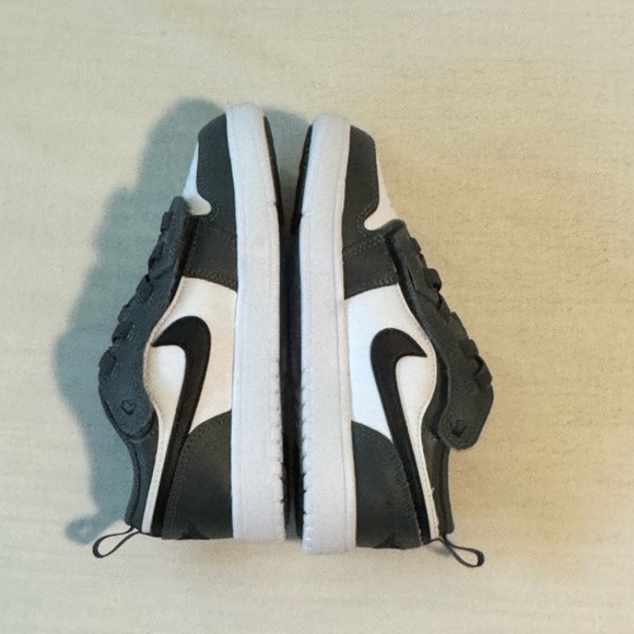 Jordan Low Sneakers, 2Y - Picture 6 of 7